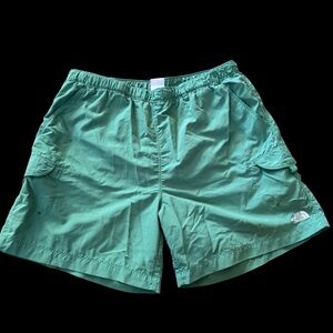 The North Face Shorts Womens Large Green Mesh Lined Belted 6” Outdoor Pockets